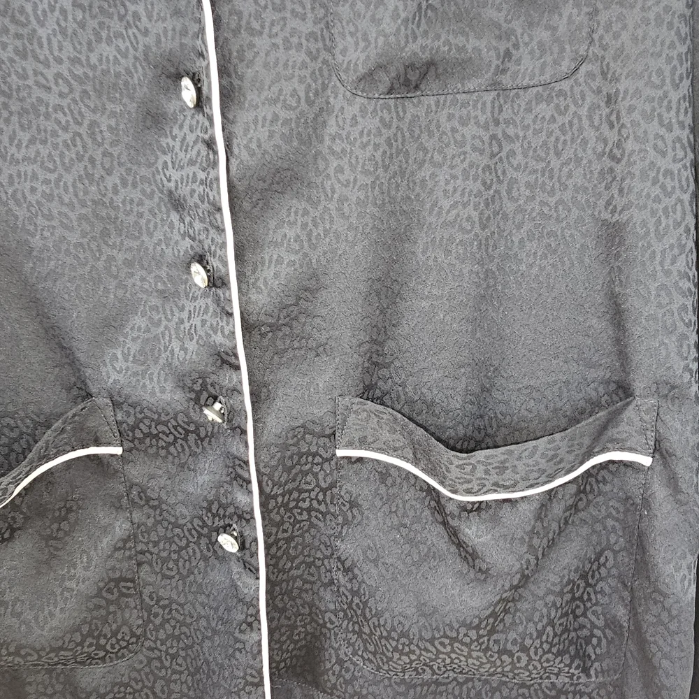 Victoria’s Secret Black Satin Pajama Top Leopard Print Rhinestone Back - Picture 6 of 12